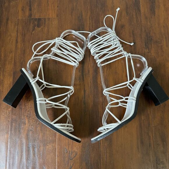 FRAME Le Doheny Ankle-Wrap Leather Sandals in White - Picture 6 of 12